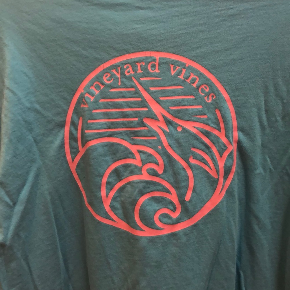 Vineyard Vines graphic t-shirt